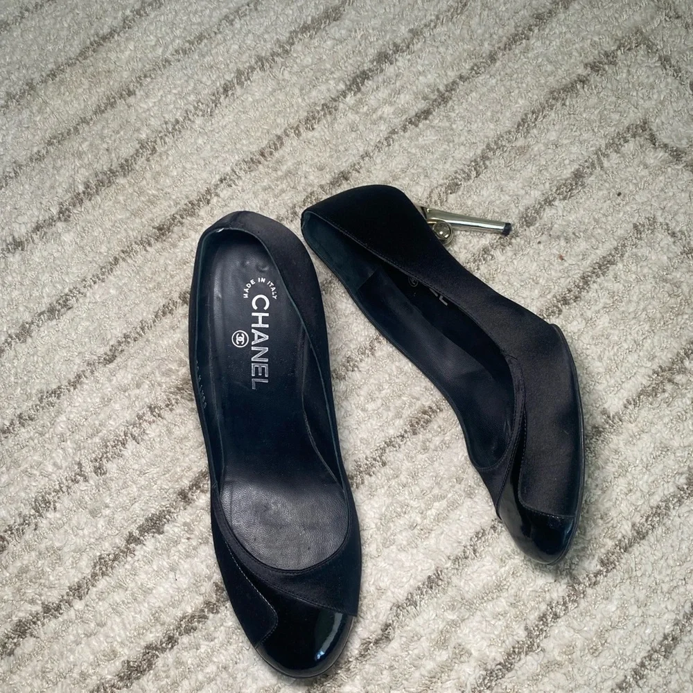 Chanel Black Satin & Patent Leather Heels w/ Sculptural Silver Heel size 40